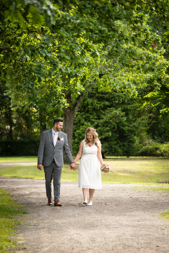 Lena Schöning Fotografie | Hochzeit | Bewerbungsfotograf auf alleFotografen