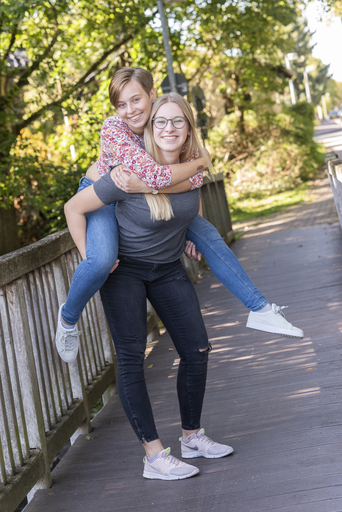 Lena Schöning Fotografie | Familie | Hochzeitsfotograf auf alleFotografen