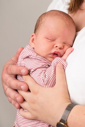 Lena Schöning Fotografie | New Born | Babyfotograf auf alleFotografen