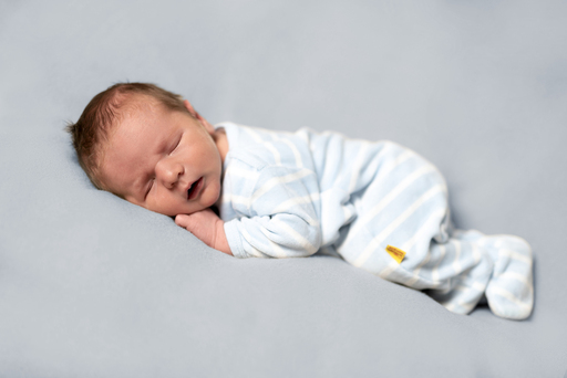 Lena Schöning Fotografie | New Born | Paarfotograf auf alleFotografen