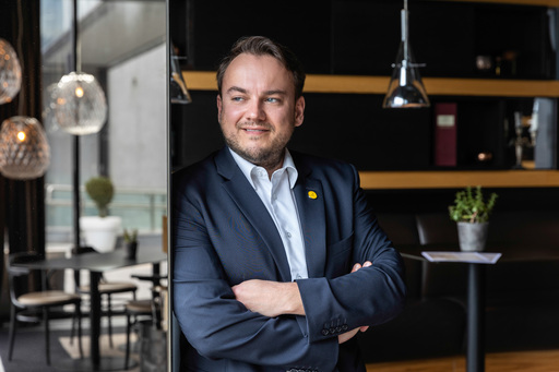 Simone Attisani Photography | Portrait | Aktfotograf auf alleFotografen