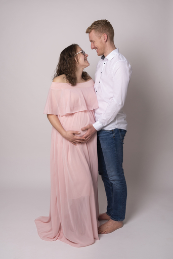Lena Schöning Fotografie | Babybauch | Konfirmationsfotograf auf alleFotografen