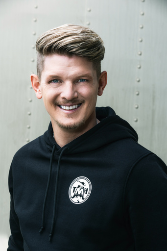 Simone Attisani Photography | FIRMENPORTRAIT | Aktfotograf auf alleFotografen