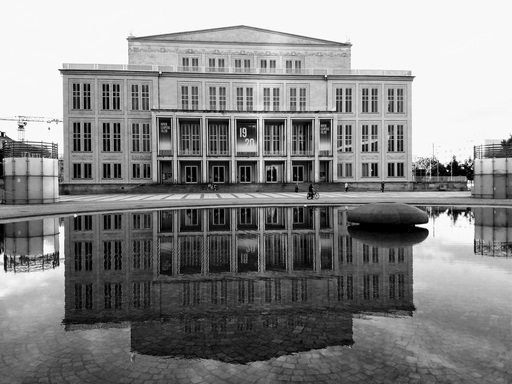 Melona - Fotografie | Reisen und Architektur | Bewerbungsfotograf auf alleFotografen