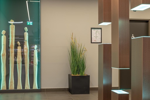 BLACK.ANDWHITE PHOTOGRAPHY | Innenarchitektur - Hanse Outlet | Portraitfotograf auf alleFotografen