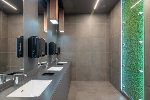 BLACK.ANDWHITE PHOTOGRAPHY | Innenarchitektur - Hanse Outlet | Portraitfotograf auf alleFotografen