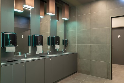 BLACK.ANDWHITE PHOTOGRAPHY | Innenarchitektur - Hanse Outlet | Architekturfotograf auf alleFotografen