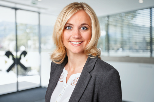 photoINstyle - Birgit Steinberger | Businessportraits | Modefotograf auf alleFotografen