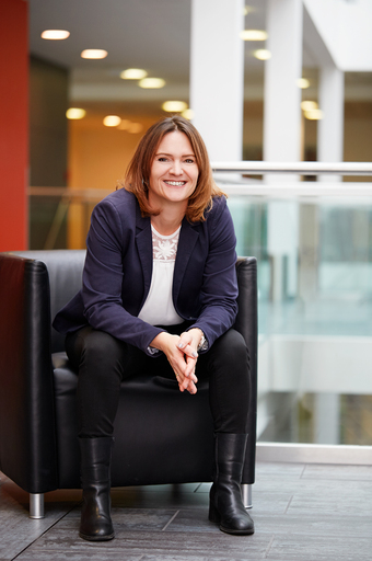 photoINstyle - Birgit Steinberger | Businessportraits | Imagefotograf auf alleFotografen